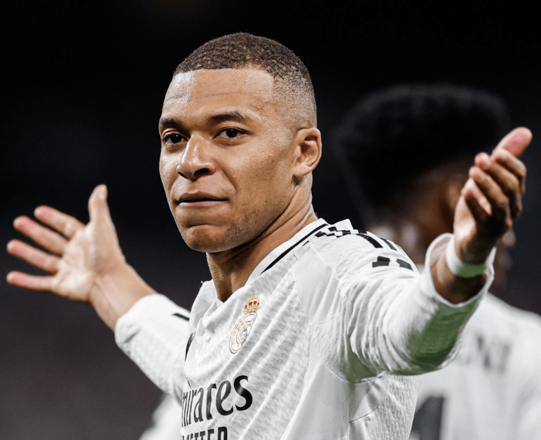 10场14球！姆巴佩距C罗欧冠17球纪录还差3球，能否逆转拜仁是关键